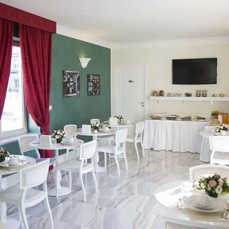Neapolitantrips Hotel 4*